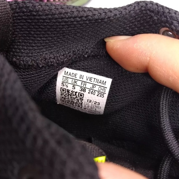 Boys Grade School Adidas A.E 1s Anthony Edwards The Future Size 5.5 IOB - Picture 6 of 8